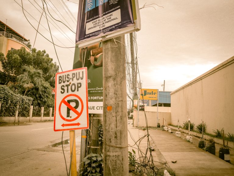 Street photo in Mandaue, Philippines by Venbrooke