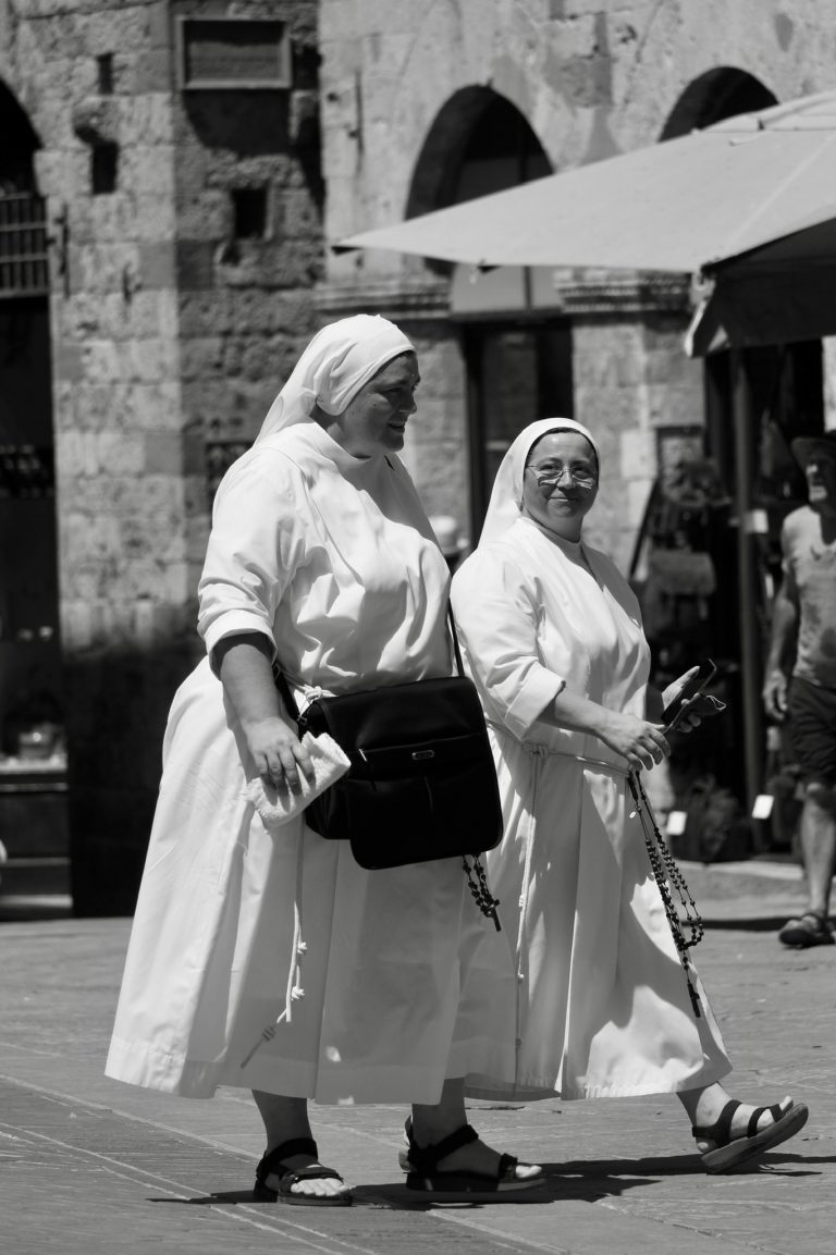 Street photo in San Gimignano, Italy by Stefan Grubmüller