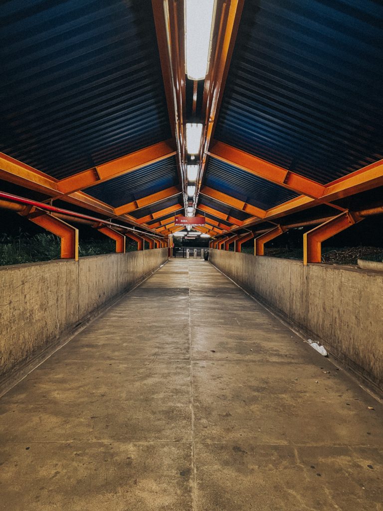 Street photo in São Paulo, Brazil by Odinei Ribeiro