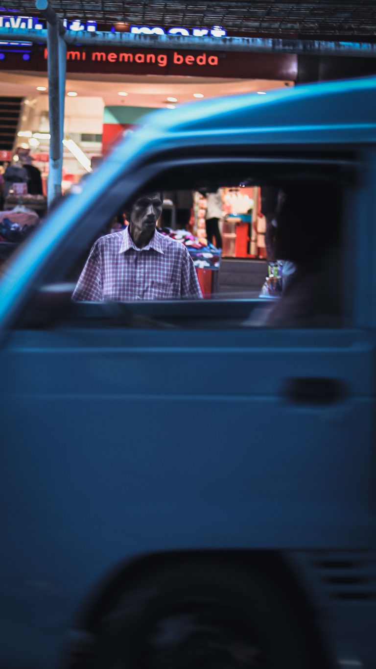 Photo by Albert Lumika