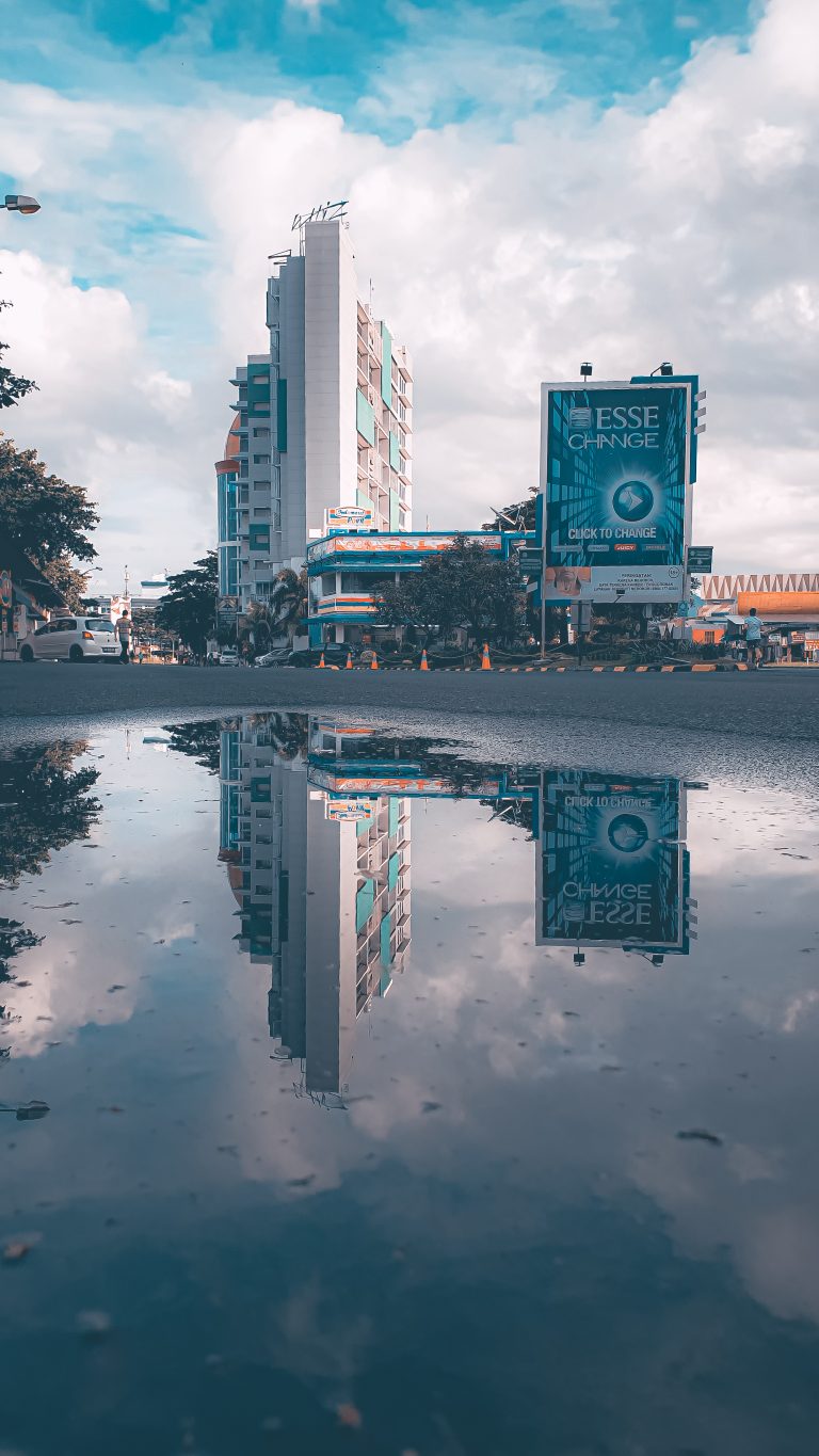 Photo by Albert Lumika