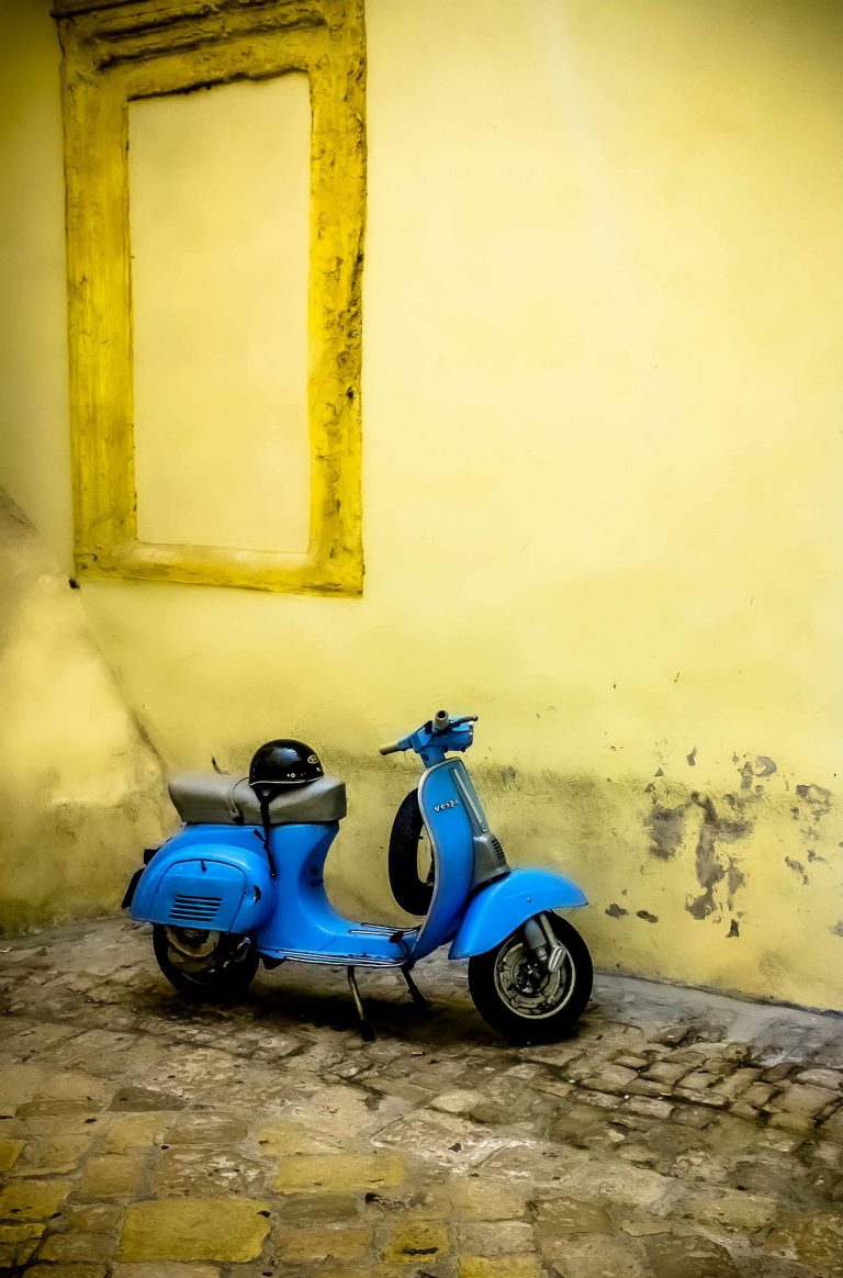Street photo in Lecce, Italy by Graham Waywell
