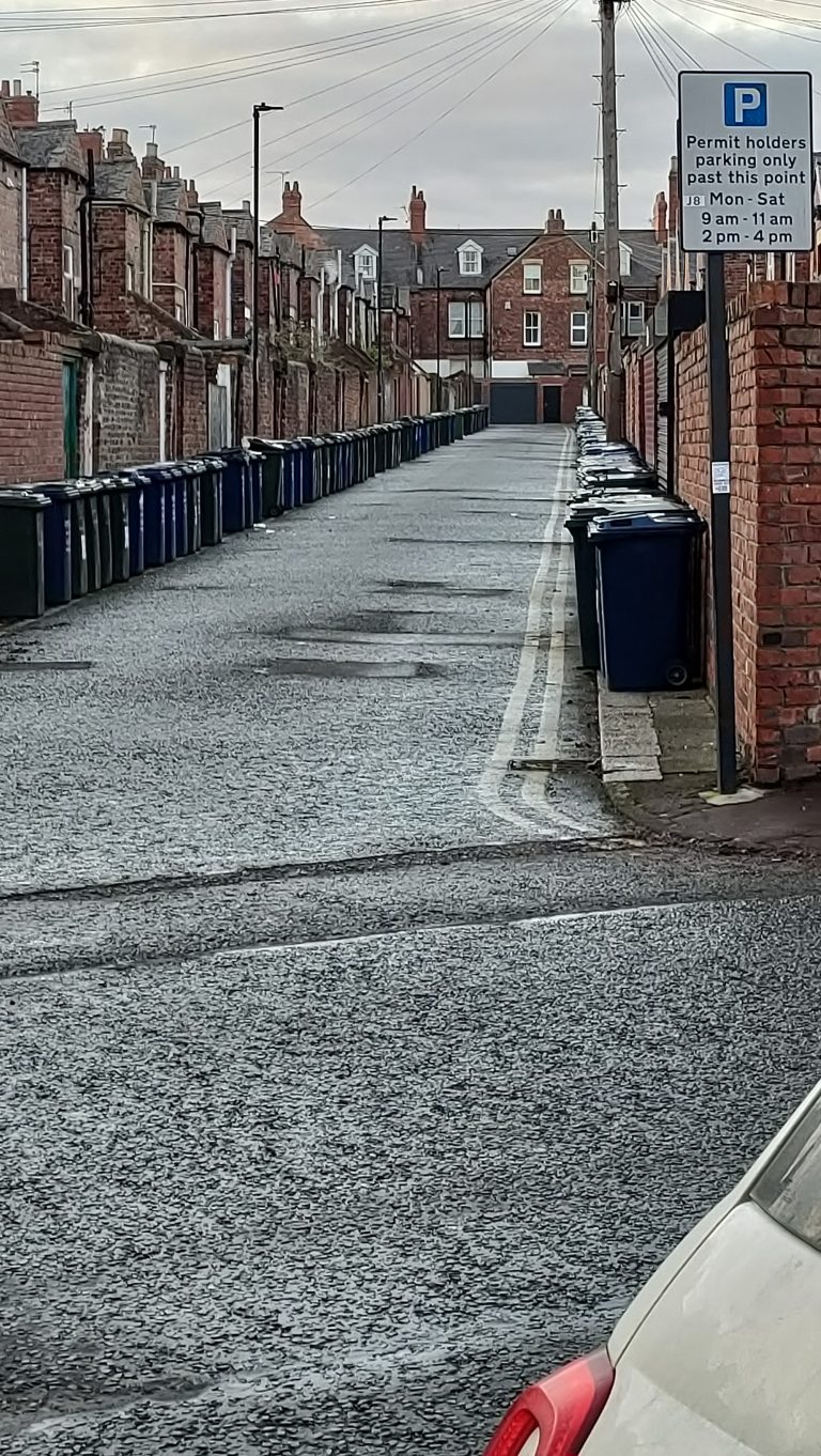 Street photo in Newcastle upon Tyne, United Kingdom by Dean Burton