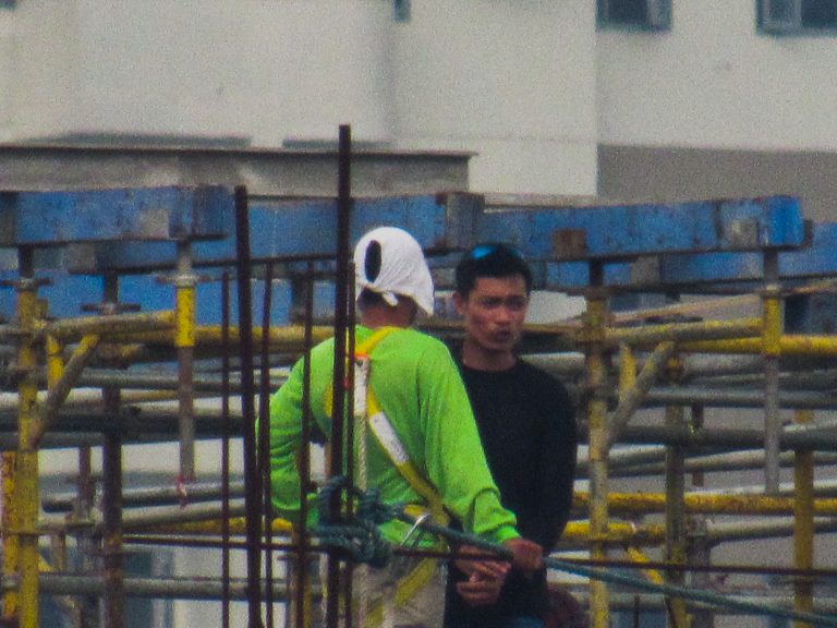 Street photo in Manila, Philippines by Jay C Medina