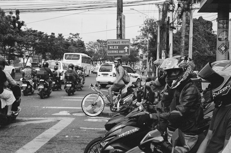Street photo in the Philippines by Rafael Yap