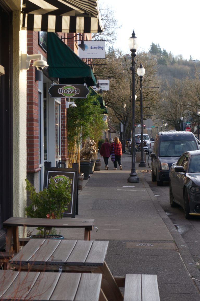 Street photo in Gresham, United States by Andy Nelson