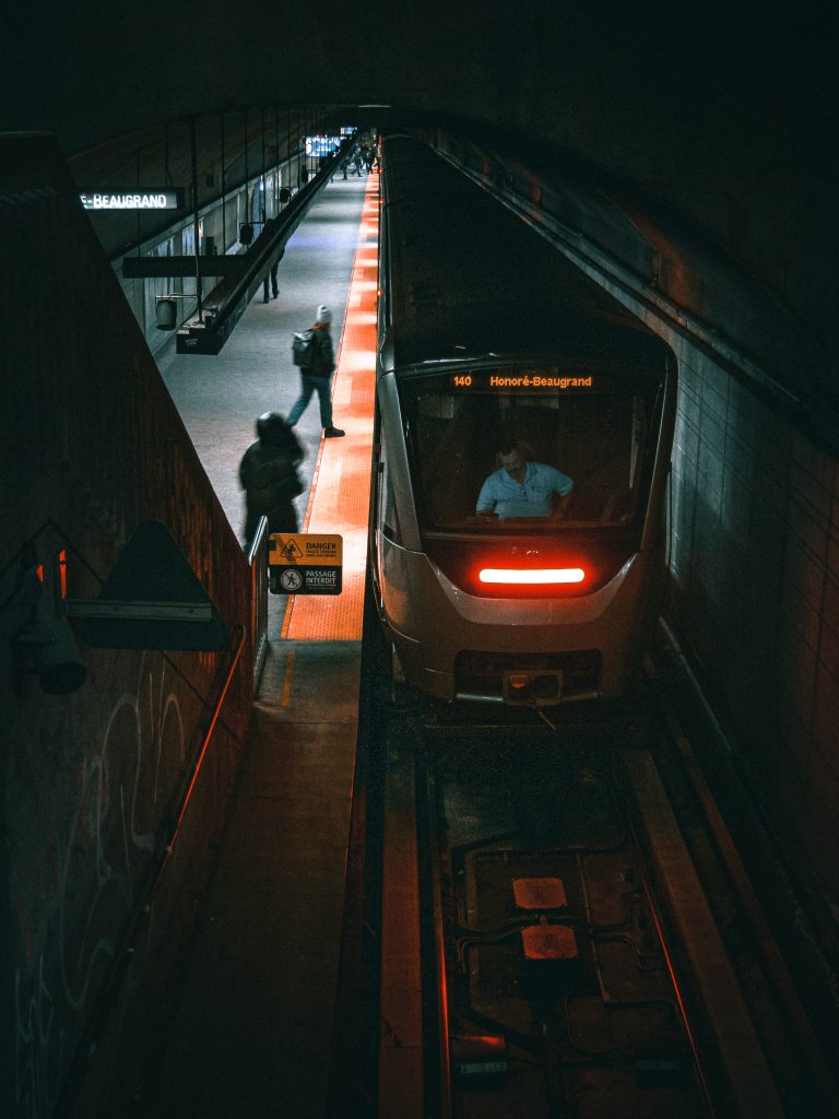 Street photo in Montreal, Canada by William Kerleau
