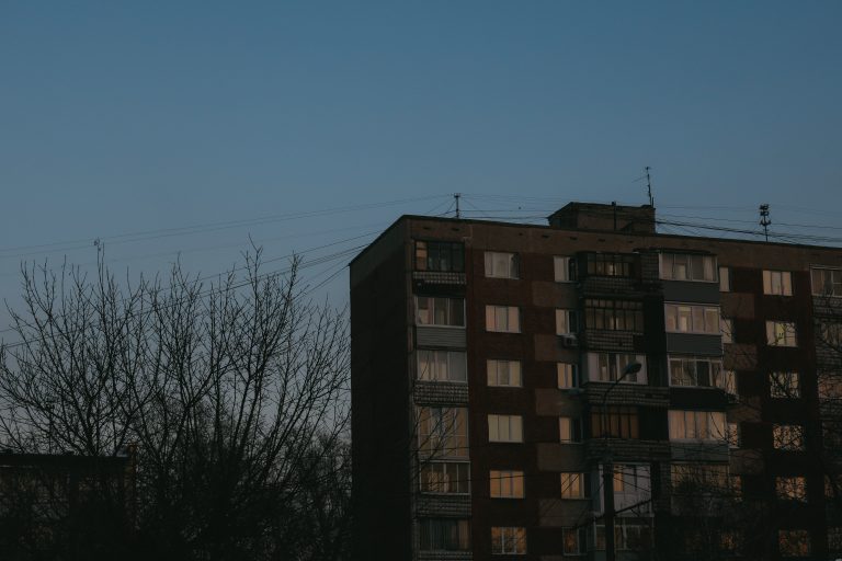 Street photo in Barnaul, Russia by Sergey Sysoev