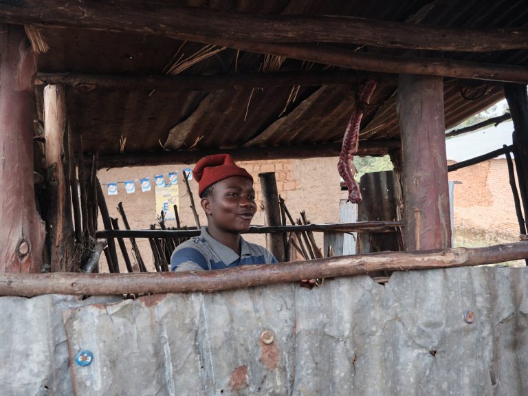 Street photo in Rutovu, Burundi by Martin Philipps