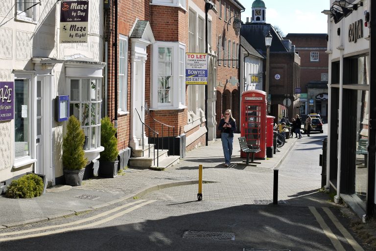 Street photo in Saffron Walden, United Kingdom by Terry Whitworth