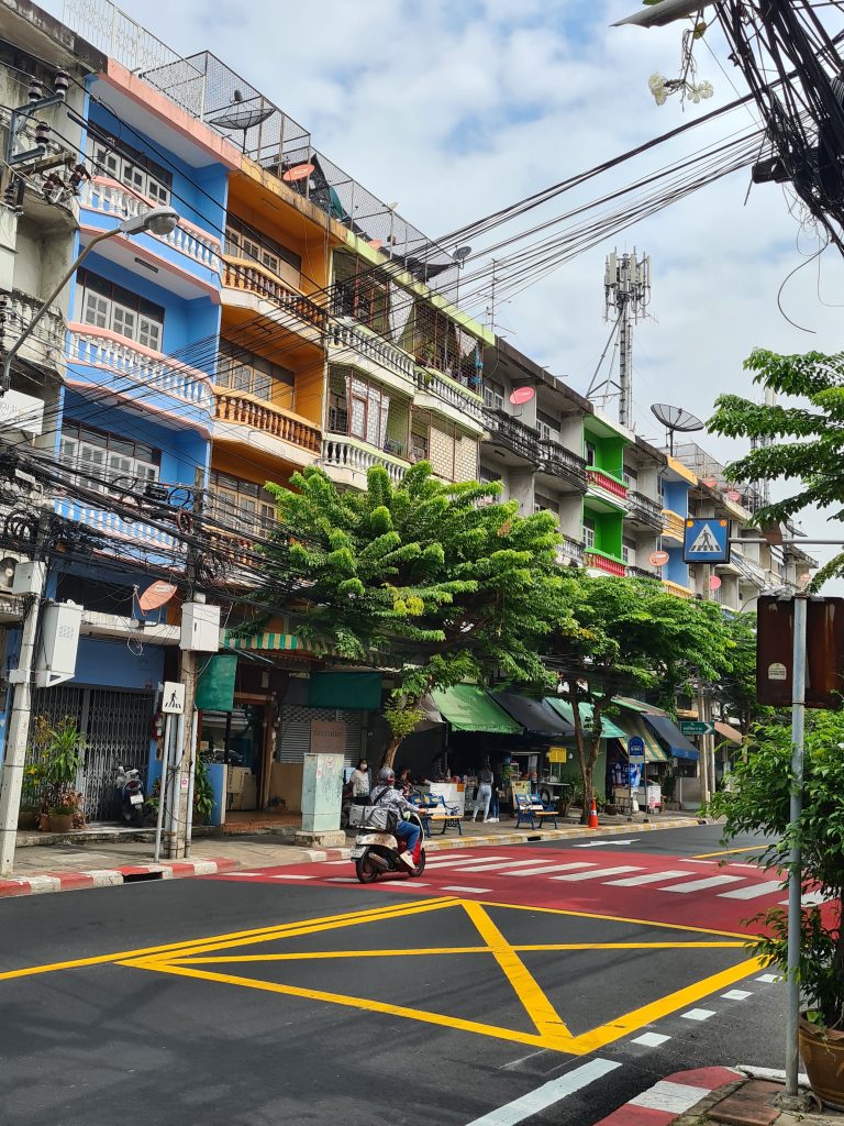 Street photo in Bangkok, Thailand by Amelia Krüger
