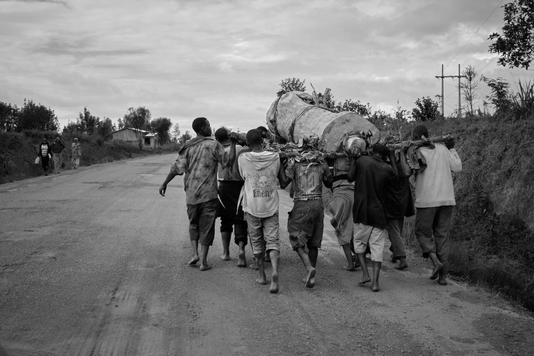 Street photo in Kirundo, Burundi by Martin Philipps