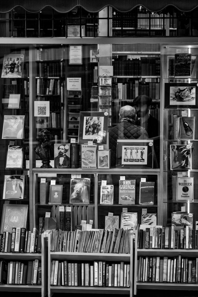 Street photo in The Pantiles, United Kingdom by Charlotte Moon