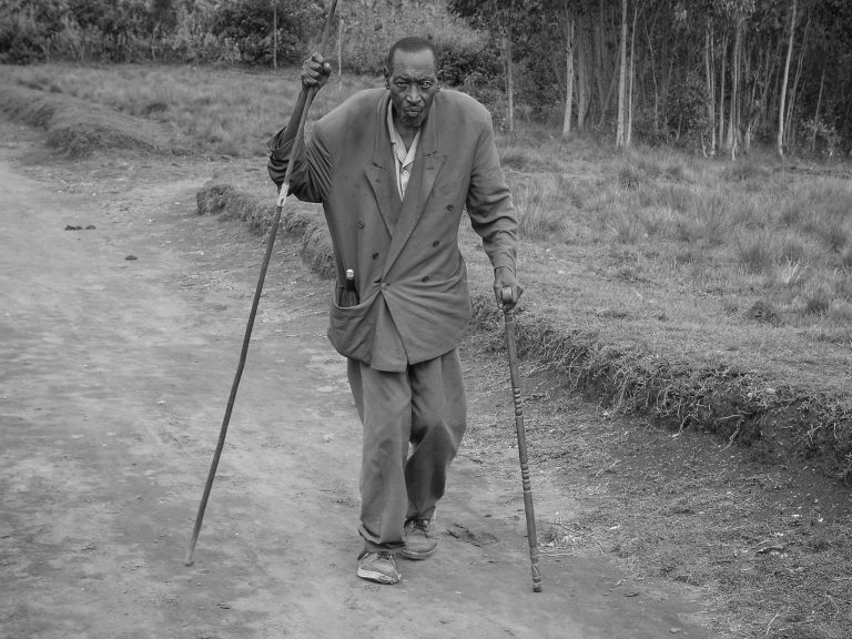 Street photo in Mwaro, Burundi by Martin Philipps
