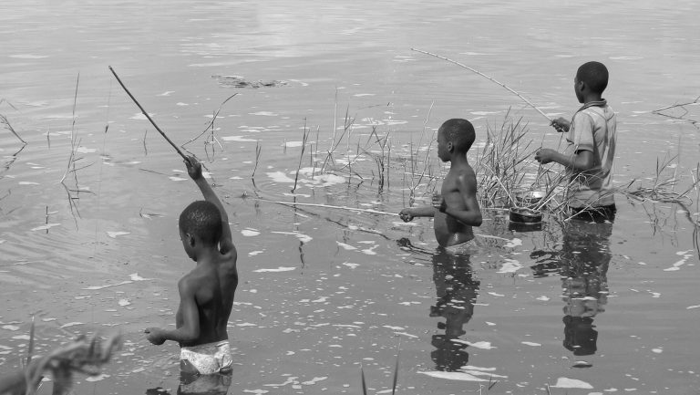 Street photo in Kirundo, Burundi by Martin Philipps