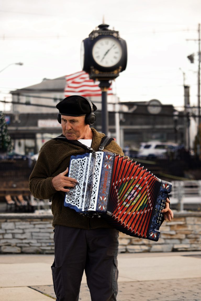 Street photo in Keyport, United States by Abhay Rao