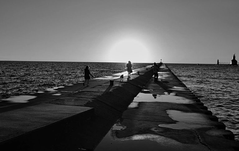 Street photo in Silver Lake, United States by David Sheppard