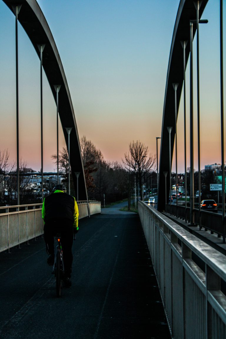 Street photo in Hanover, Germany by Lucy Hnvr