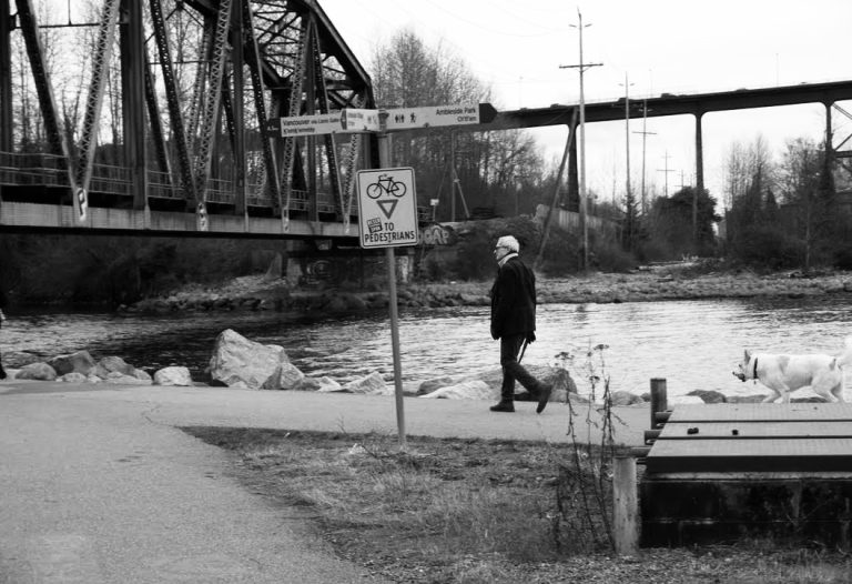 Street photo in West Vancouver, Canada by Edward Kim