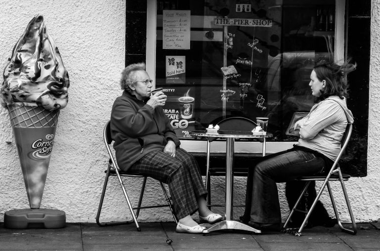 Street photo in Inveraray, United Kingdom by Terry Whitworth
