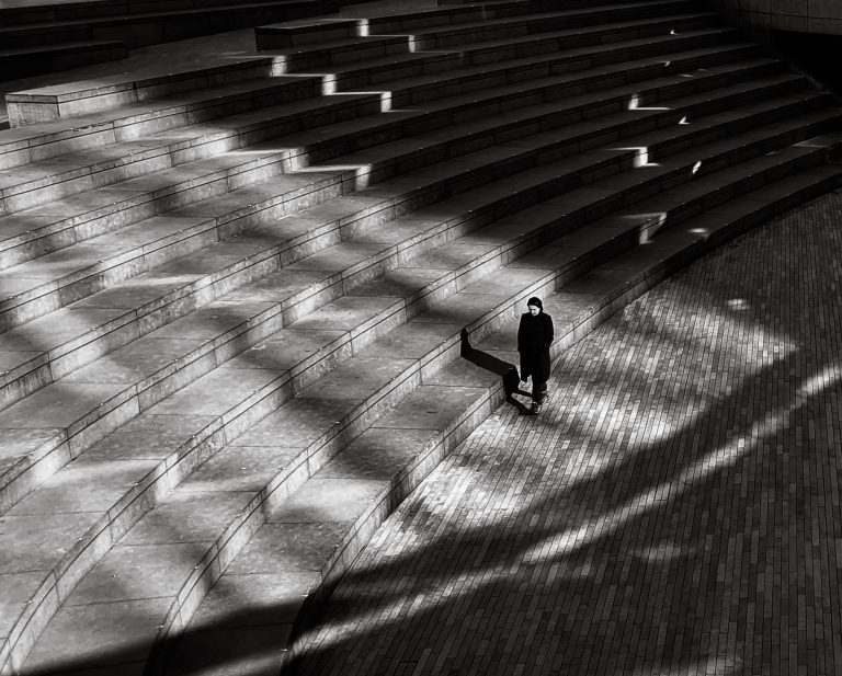 Street photo in London, United Kingdom by Steve Barnett