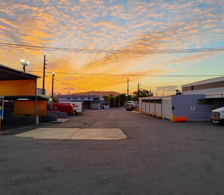 Street photo in Bayamón, Puerto Rico by Pablo Cruz