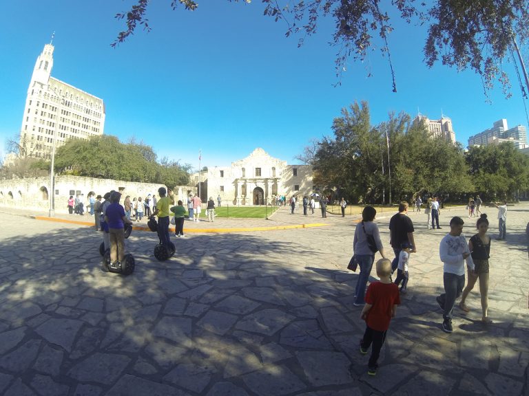 Street photo in San Antonio, United States by Grant Sorensen