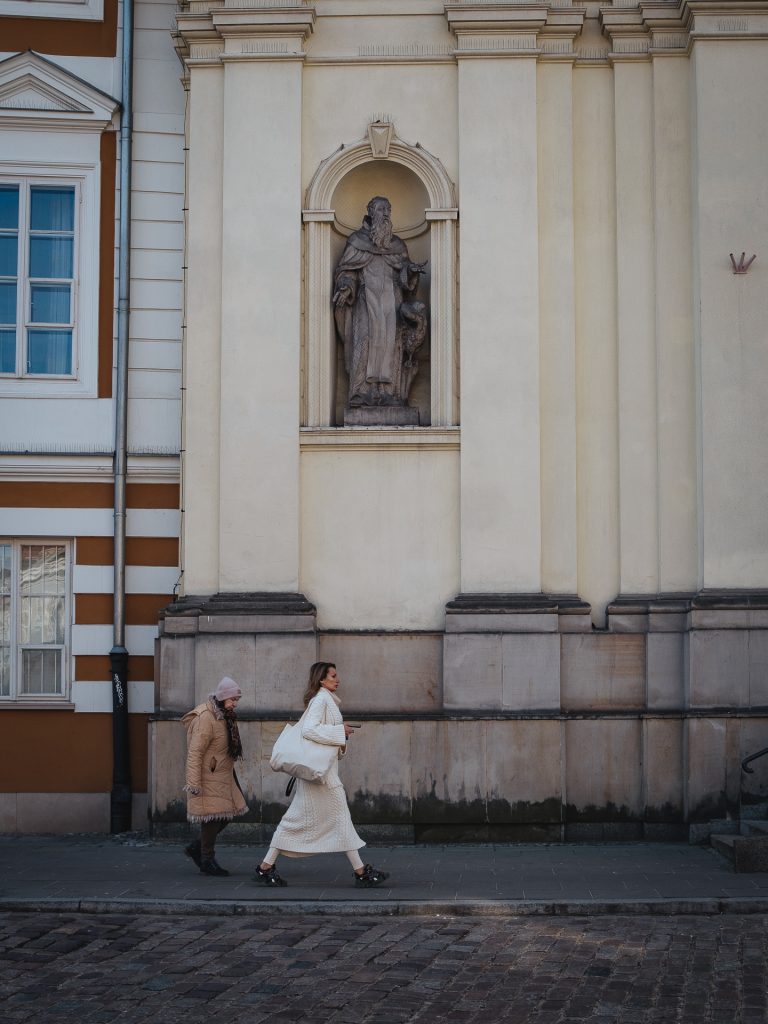 Photo by Dominik Fal
