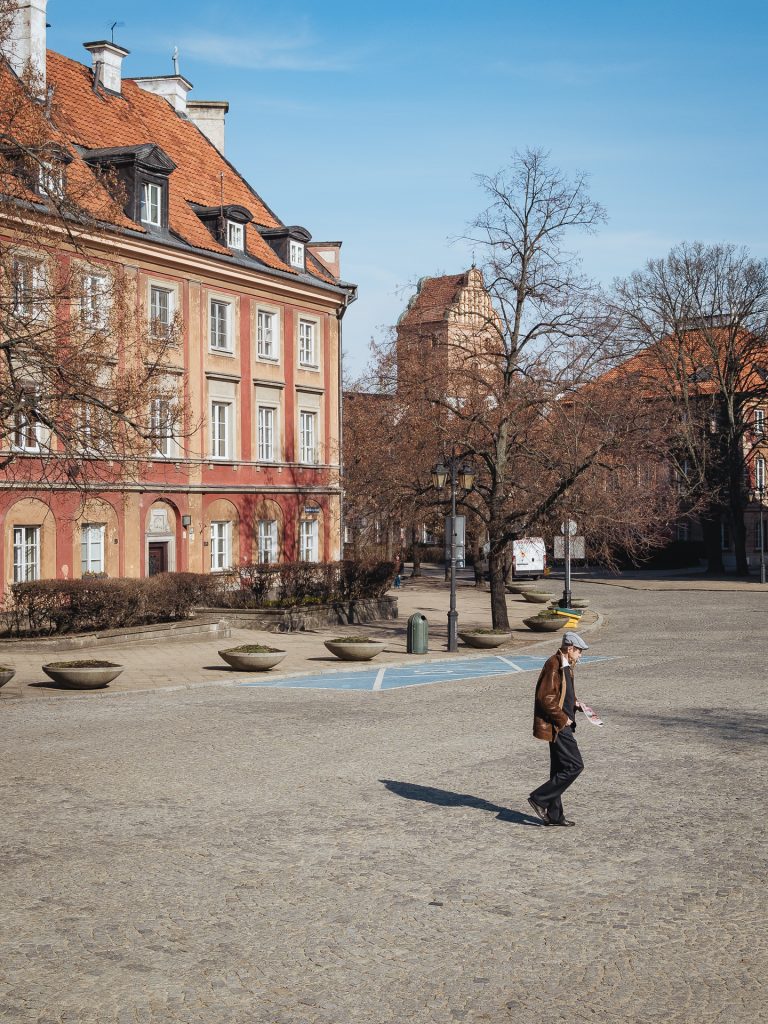 Photo by Dominik Fal