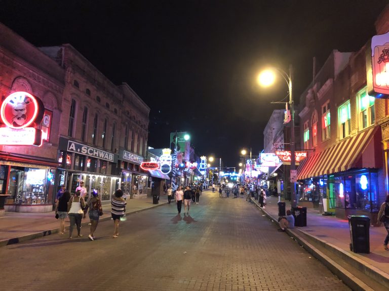 Street photo in Memphis, United States by Grant Sorensen