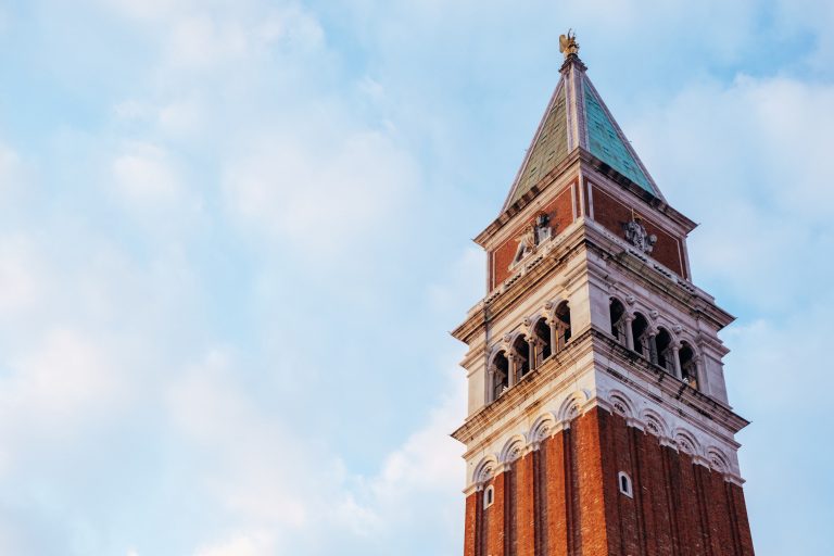 Photo by Marvin Arlt