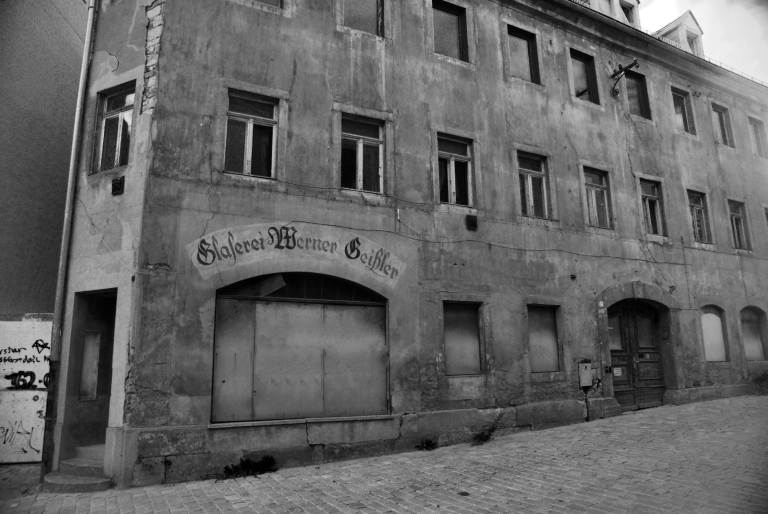 Street photo in Dresden, Germany by Alex Mitterer