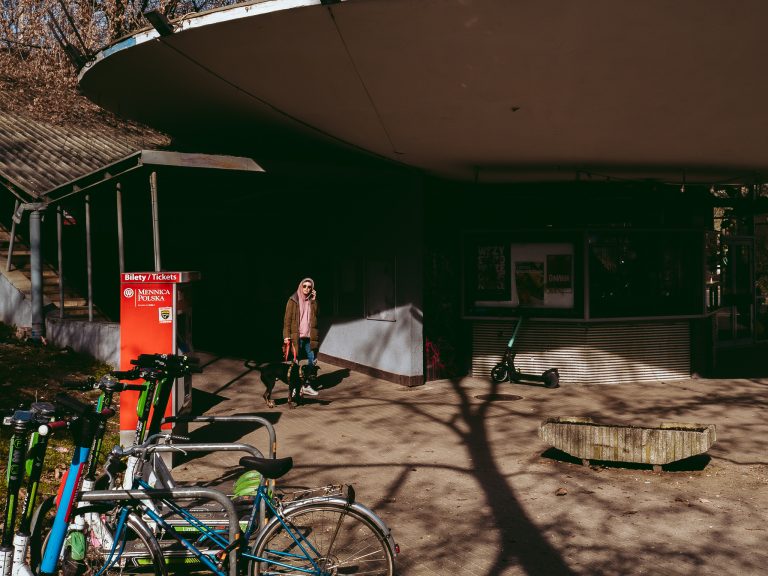 Photo by Dominik Fal