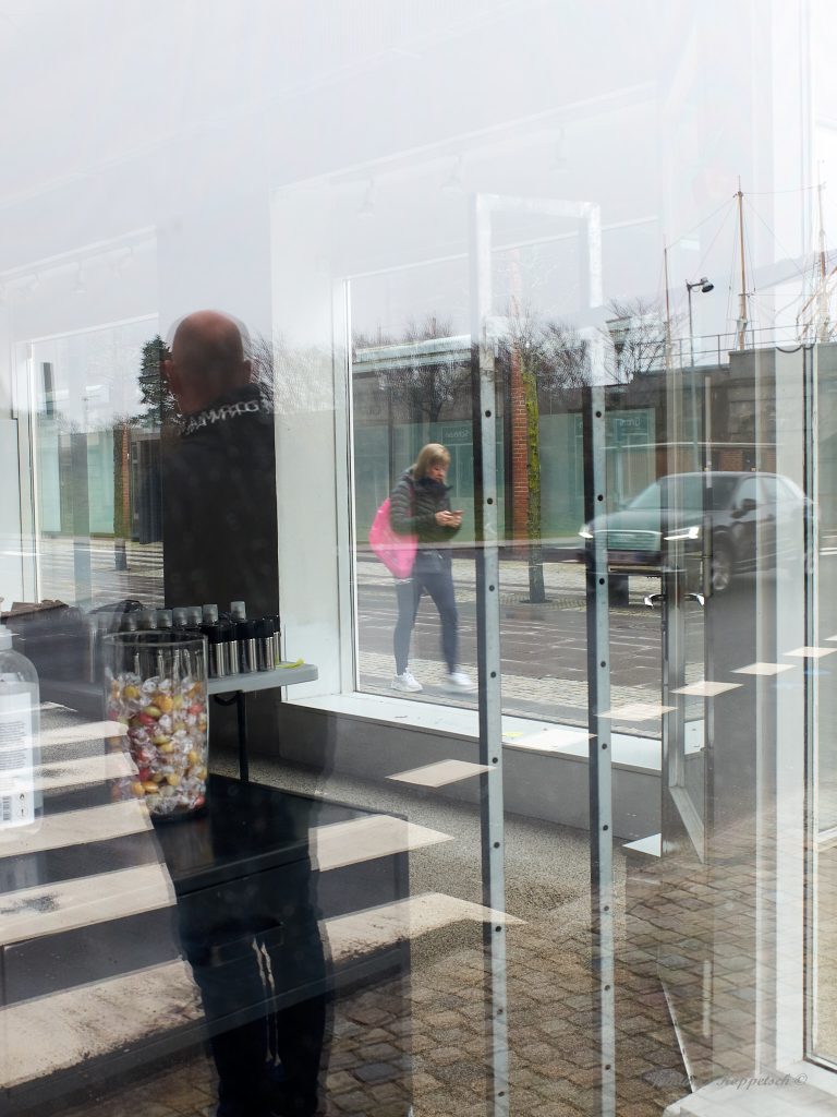 Street photo in Struer, Denmark by Johannes Koppetsch
