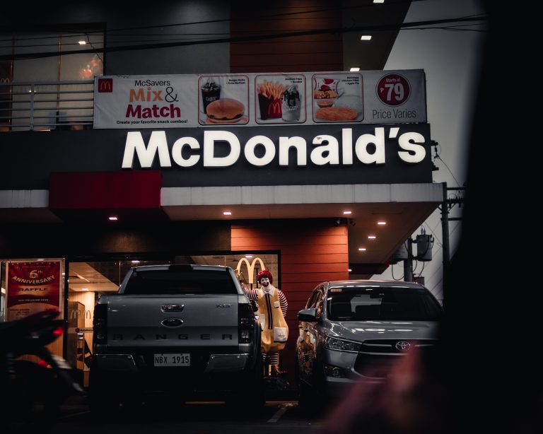 Street photo in Rosario, Philippines by Raniel Velasquez