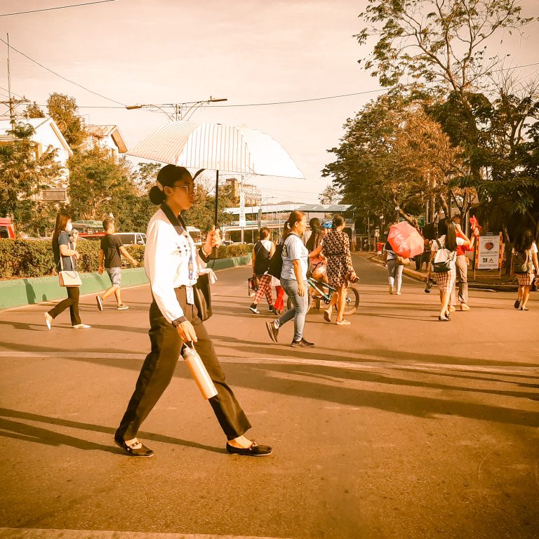 Street photo in Cebu, Philippines by Venbrooke