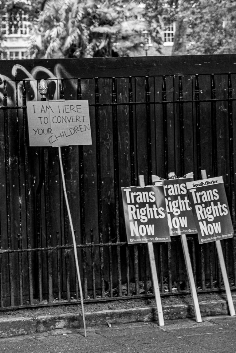 Street photo in London, United Kingdom by Liberty McAuley