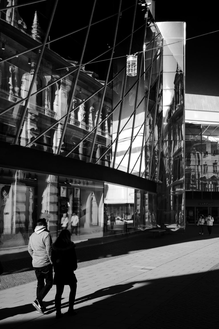 Street photo in Brunswick, Germany by Tjark Roßmann