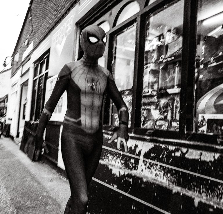 Street photo in Newport, United Kingdom by Nick Edwards