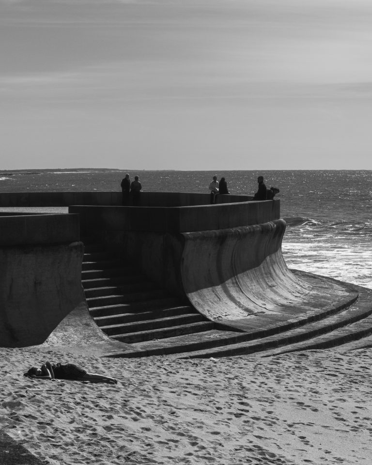 Street photo in Vila Nova de Gaia, Portugal by Rui Castro