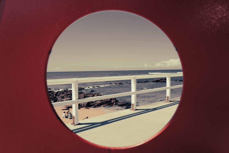 Street photo in Newcastle, Australia by Tim Neal