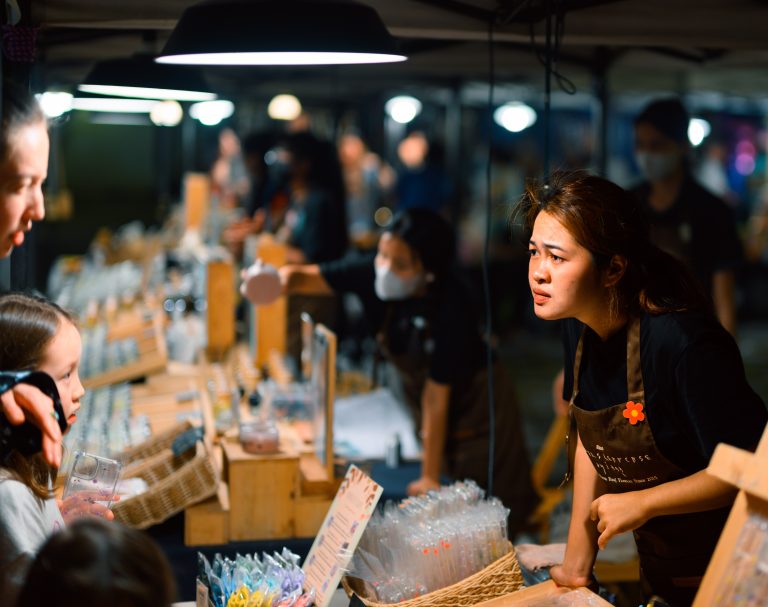 Street photo in Hua Hin, Thailand by Sukhdev Singh