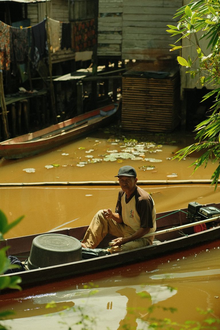 Street photo in North Candi Laras, Indonesia by Fairzha Purp