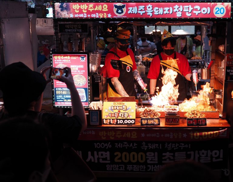 Street photo in Jeju, South Korea by Jay Kay
