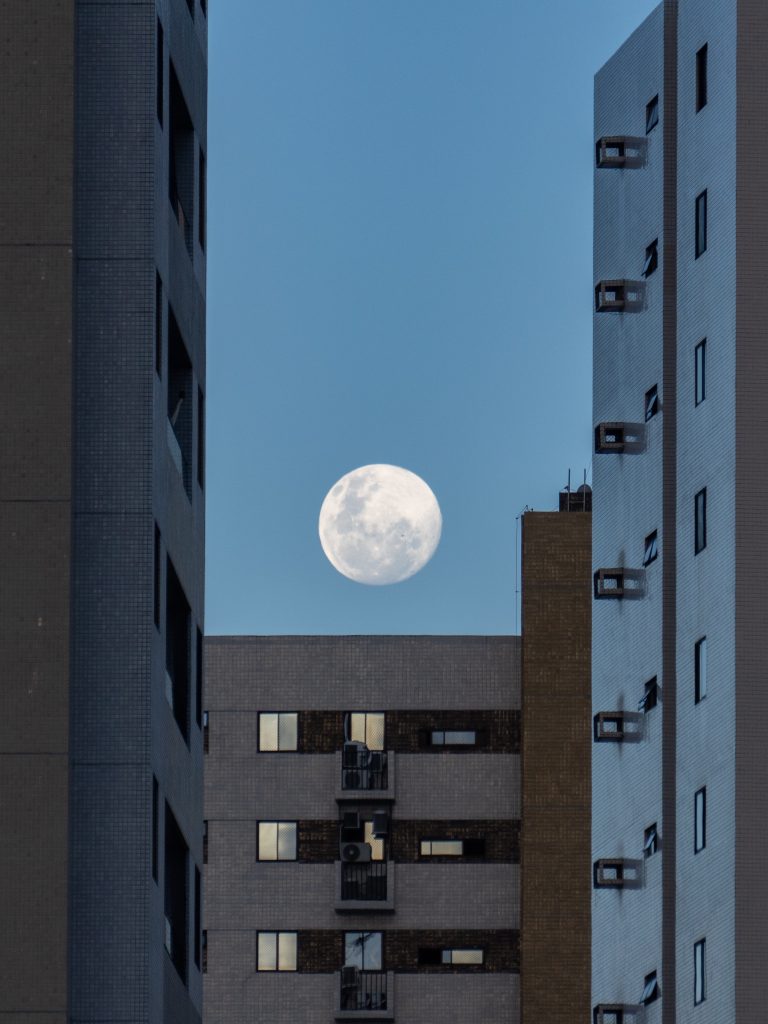 Street photo in João Pessoa, Brazil by Valdir Neves