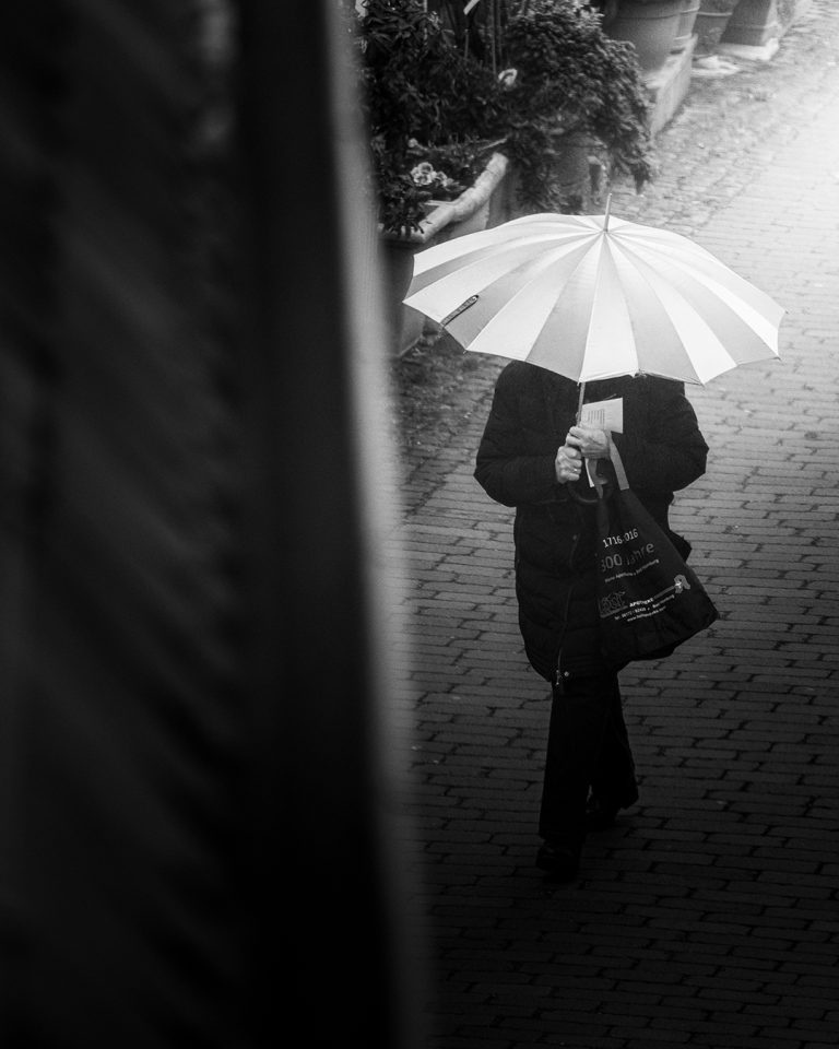 Street photo in Germany by Renato Dehnhardt