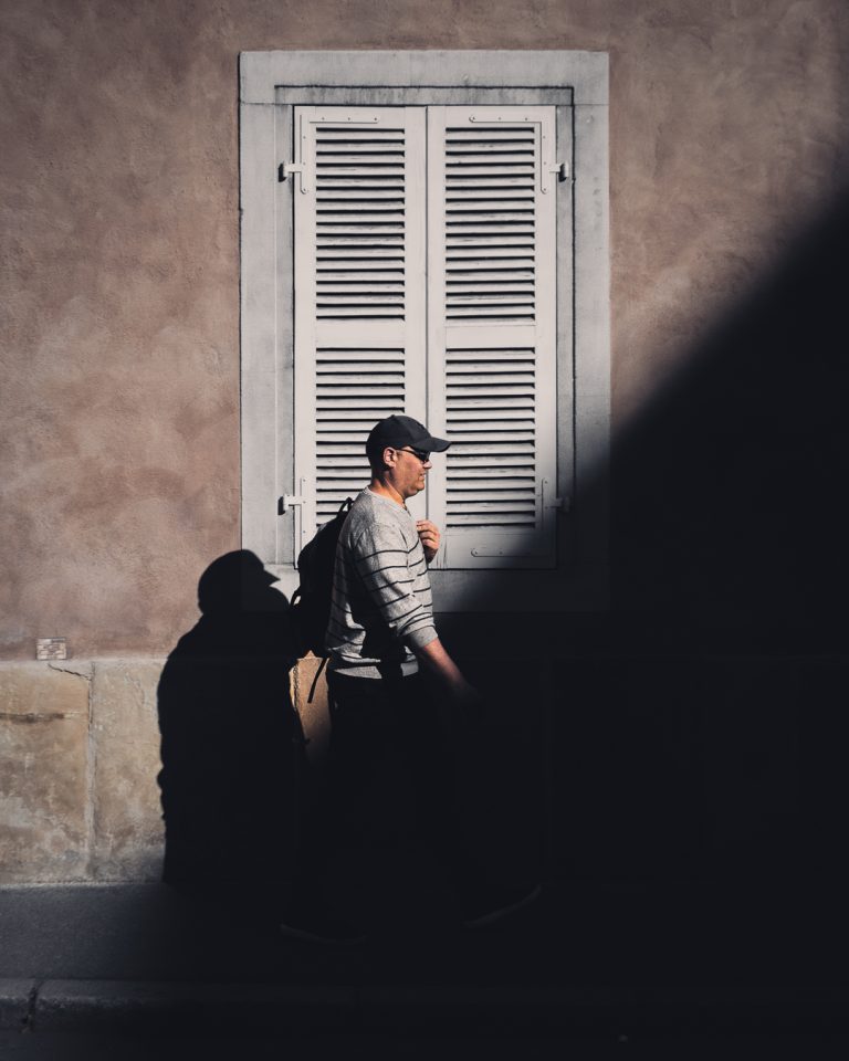 Street photo in France by Renato Dehnhardt