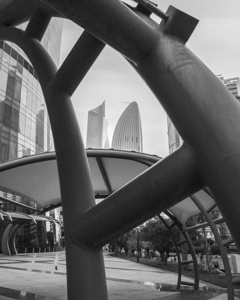 Street photo in Kuwait City, Kuwait by Gerzon Etino