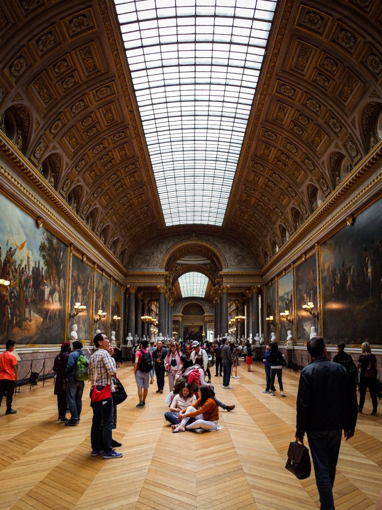 Street photo in Versailles, France by Marc-antoine Moisan