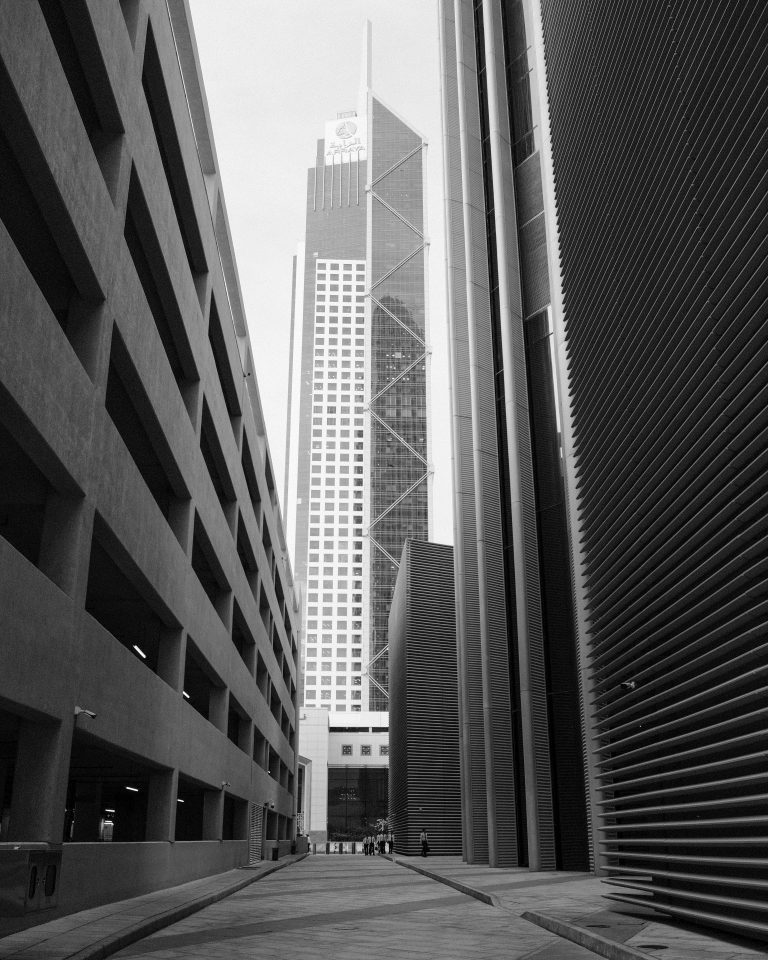 Street photo in Kuwait City, Kuwait by Gerzon Etino